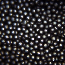 直径为10um至1mm的黑色顺磁性聚乙烯微球<br>顺磁性微球能够通过施加的磁场增加其磁化强度，并在去除磁场时降低其磁性。